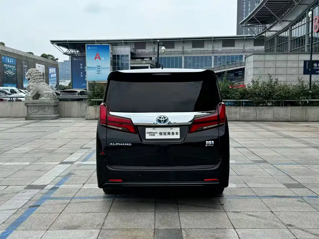 Toyota Alphard 2022 — фото 6