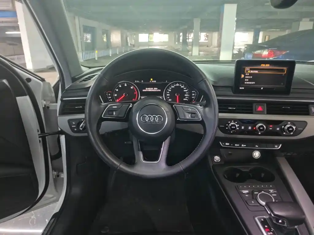 Audi A4L 2018 — фото 11