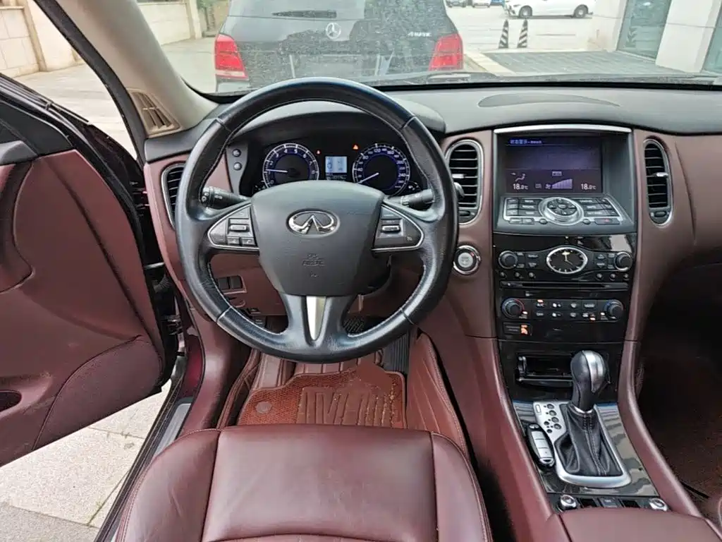 Infiniti QX50 2017 — фото 17
