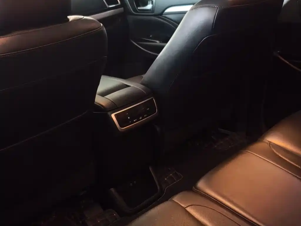 Toyota Highlander 2018 — фото 17
