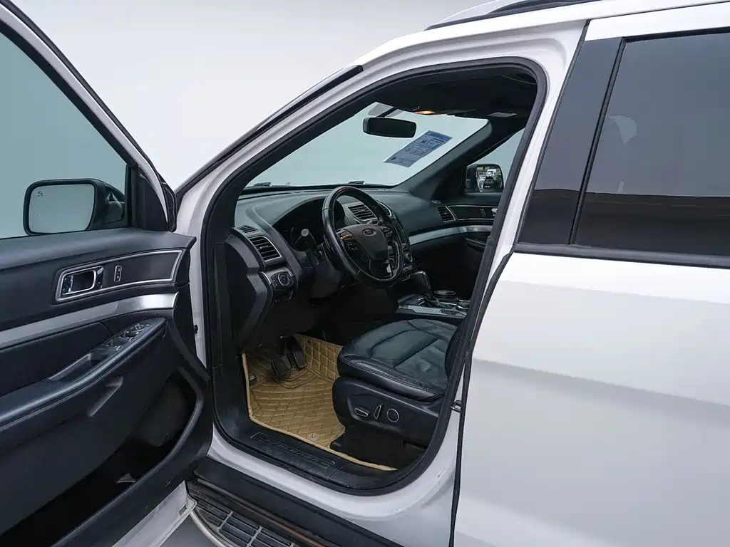 Ford Explorer 2018 — фото 26