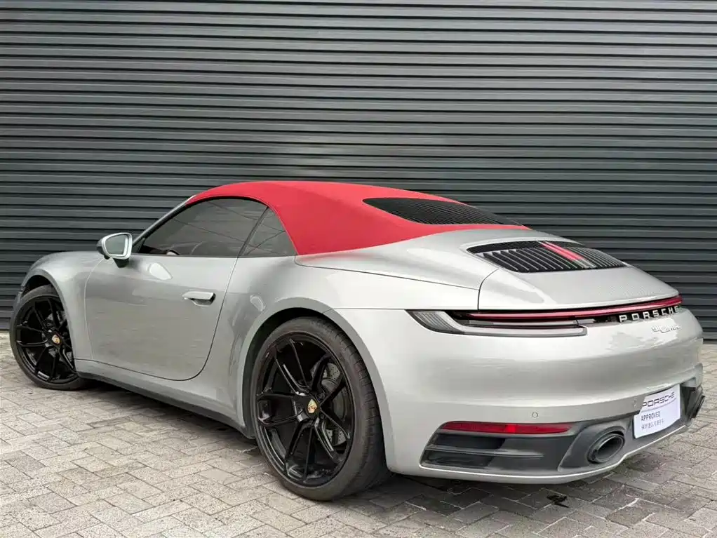 Porsche 911 2023 — фото 13
