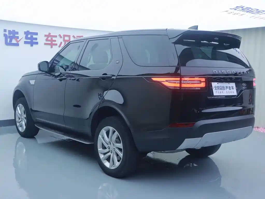Land Rover Discovery 2017 — фото 24
