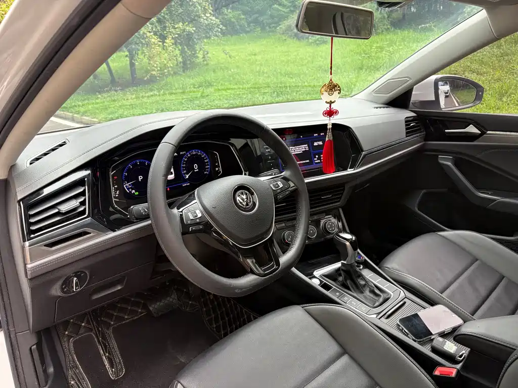 Volkswagen Sagitar 2022