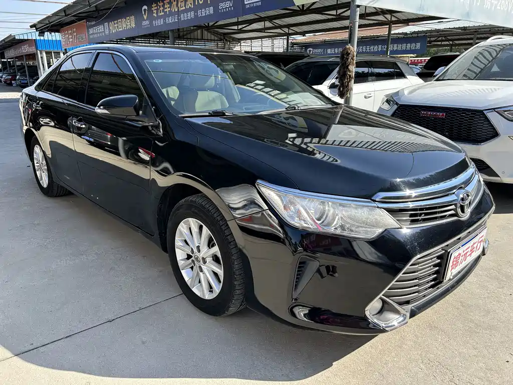 Toyota Camry 2015 — фото 3