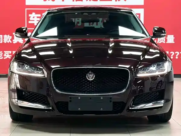 Jaguar XFL 2019