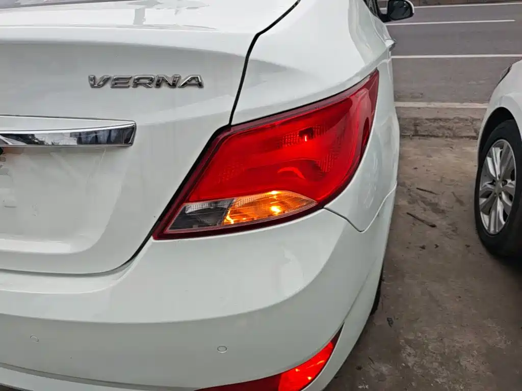 Hyundai Verna 2016 — фото 8