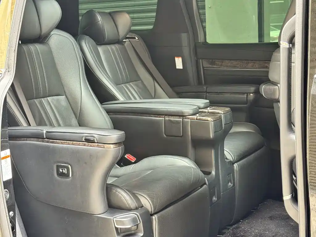 Toyota Vellfire 2020 — фото 15