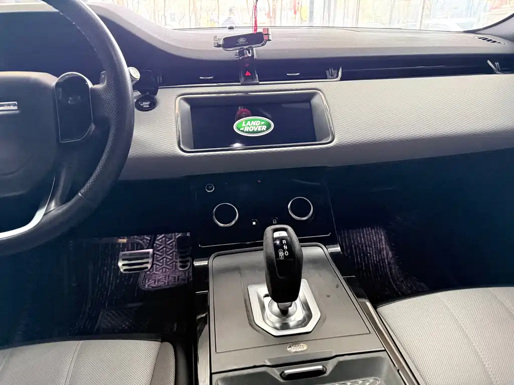 Land Rover Evoque 2021 — фото 15