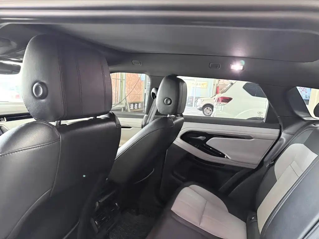Land Rover Evoque 2021 — фото 12
