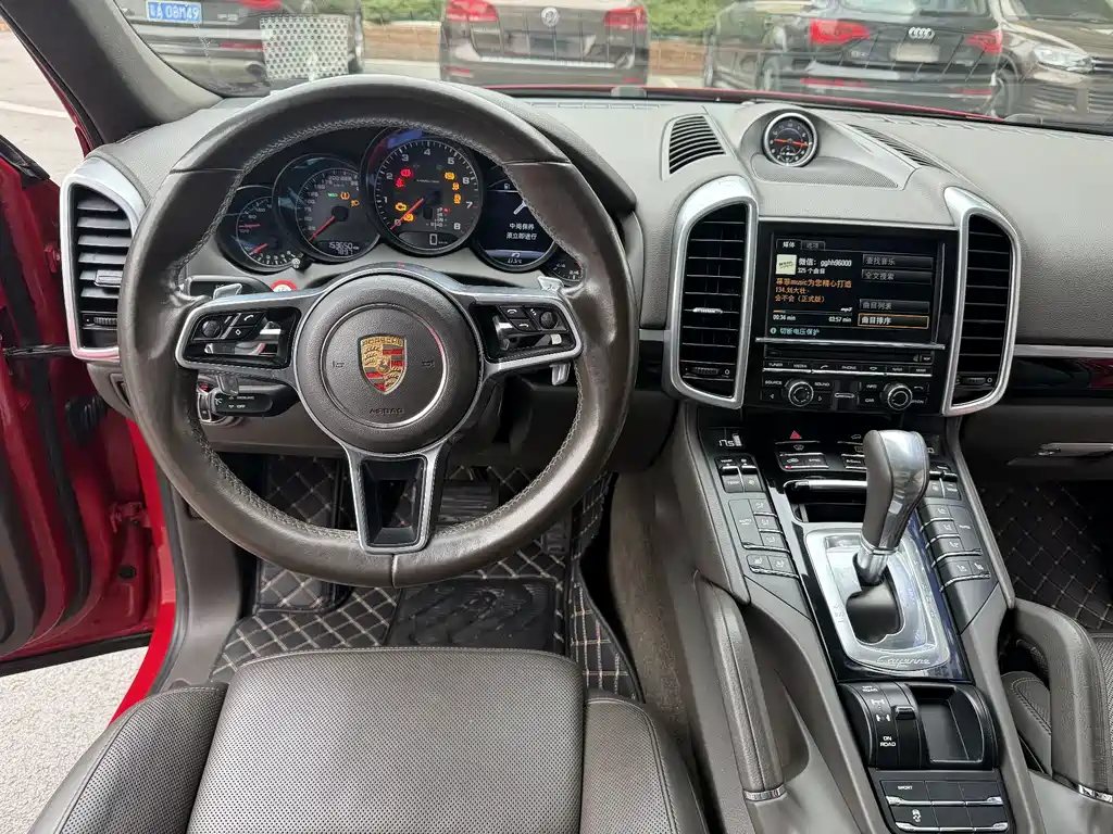 Porsche Cayenne 2016 — фото 14