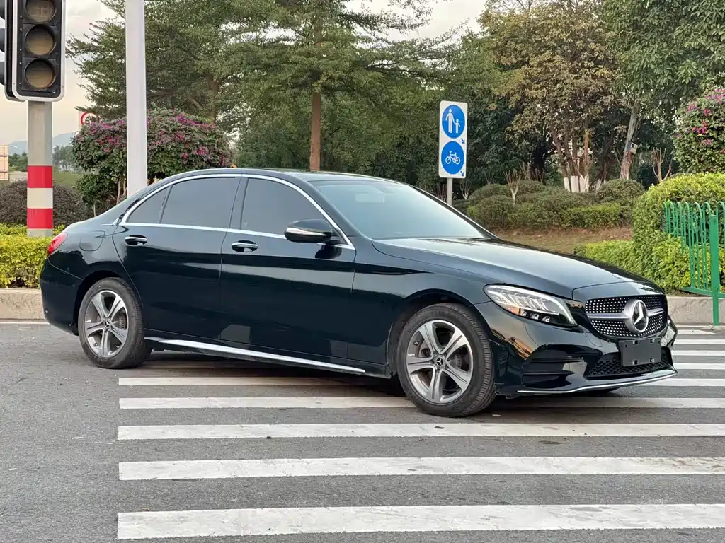 Mercedes-Benz C-Class 2020
