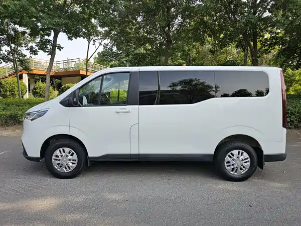 Maxus V70 2023