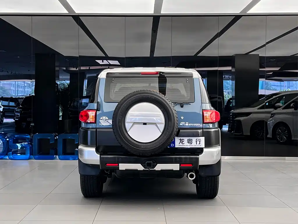 Toyota FJ Cruiser 2019 — фото 5