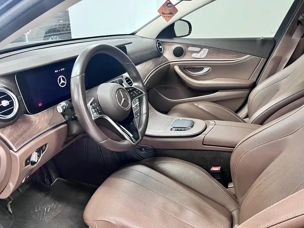 Mercedes-Benz E-Class 2023 — фото 4
