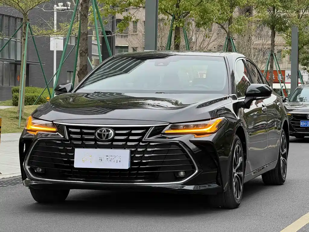 Toyota Avalon 2023 — фото 1
