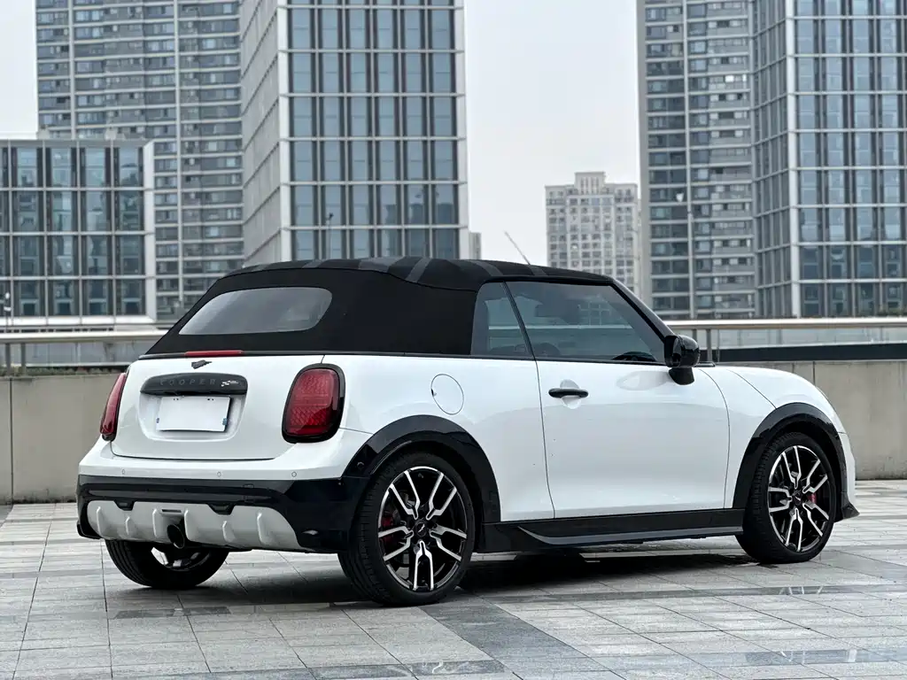 MINI JCW 2026 — фото 4