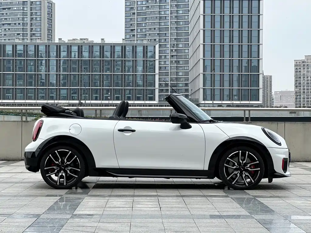 MINI JCW 2026 — фото 7