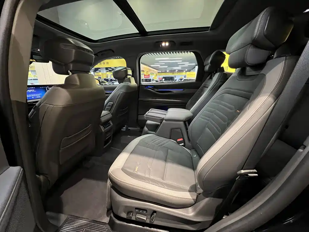 Ford Edge 2024 — фото 10