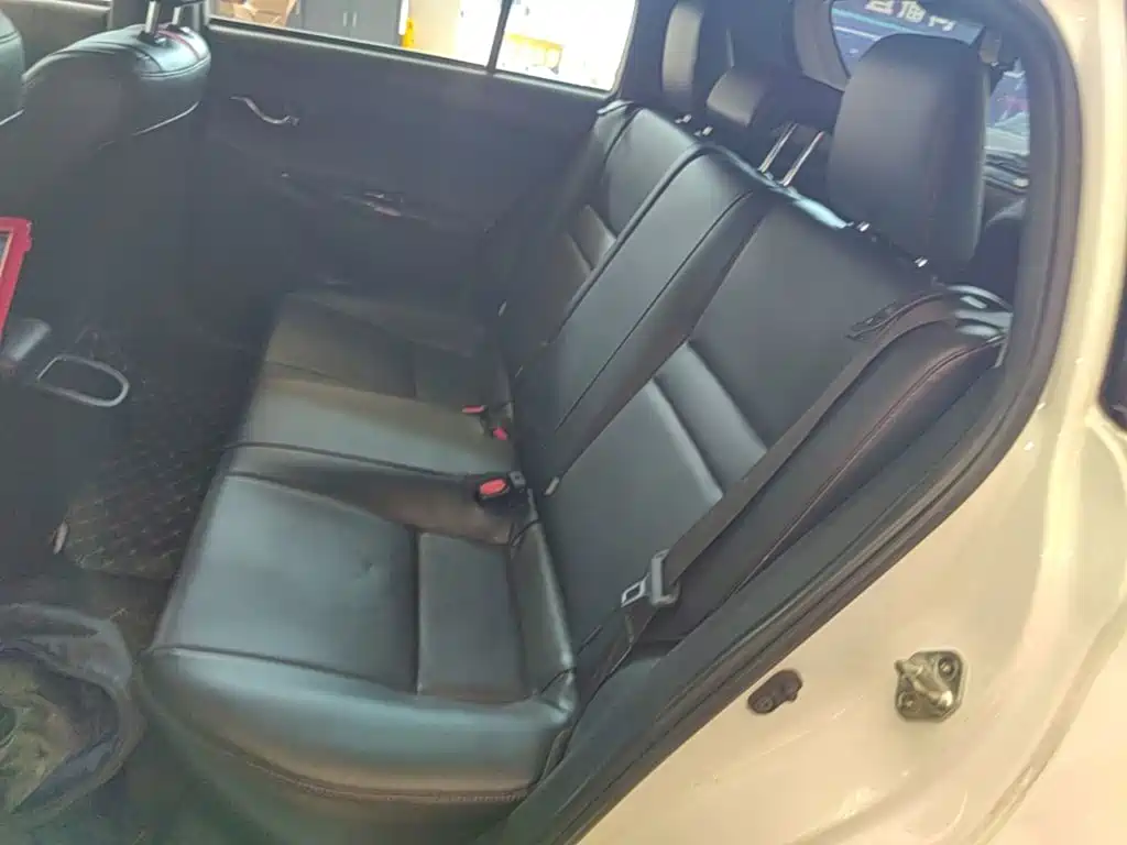 Toyota Yaris L 2022 — фото 17