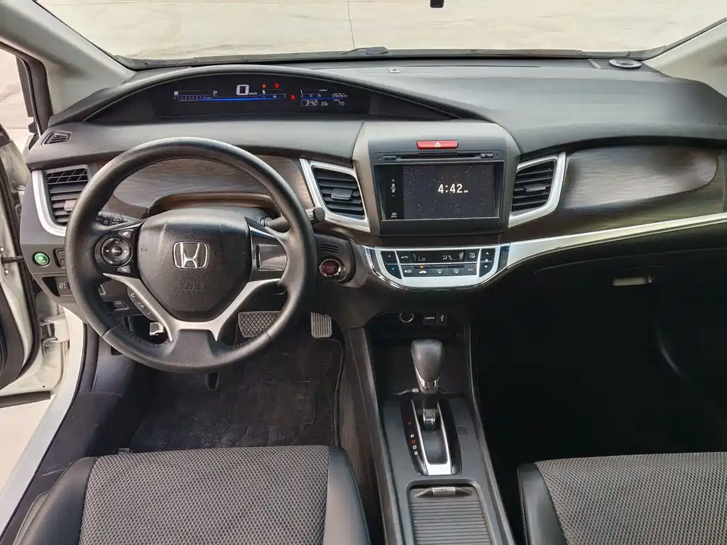 Honda Jade 2016 — фото 8