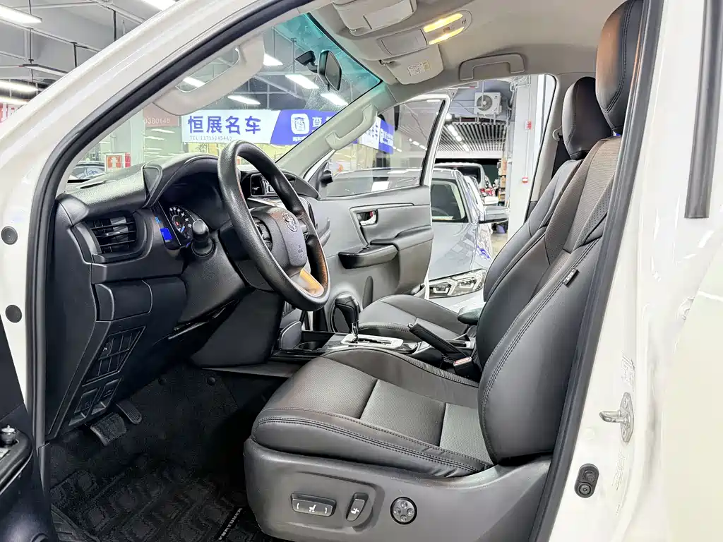 Toyota Fortuner 2017 — фото 5