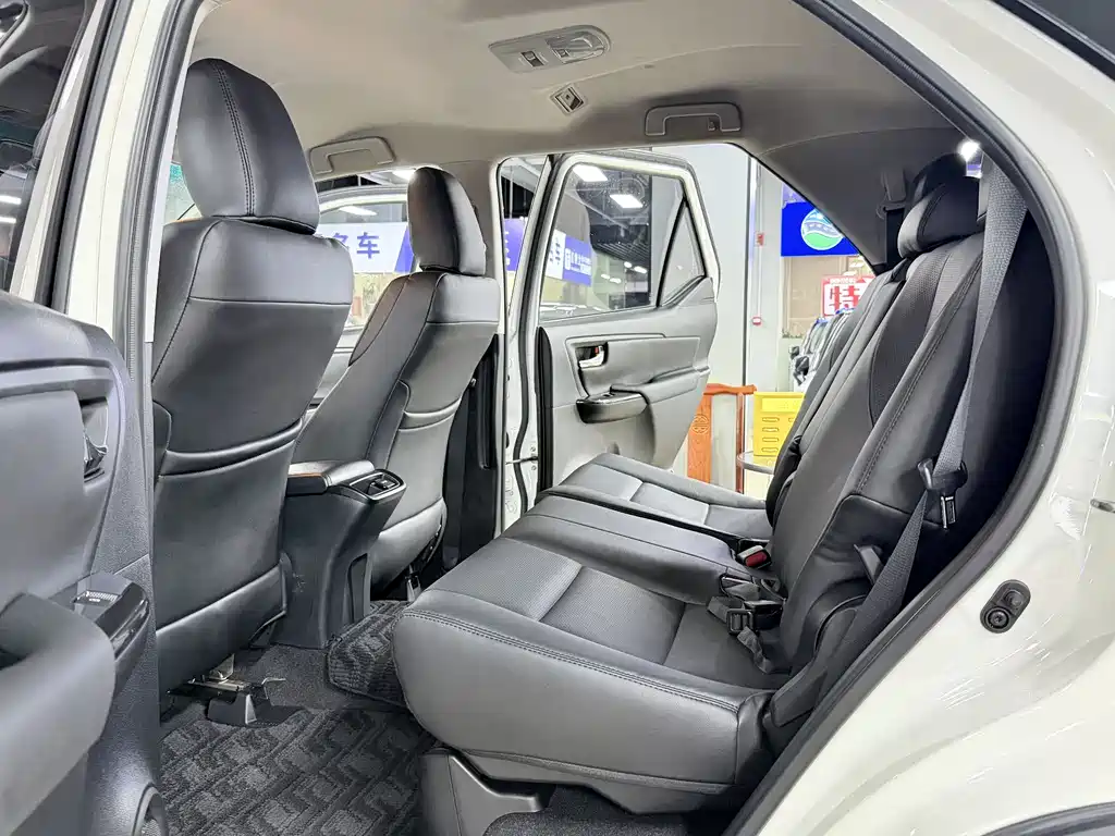 Toyota Fortuner 2017 — фото 6