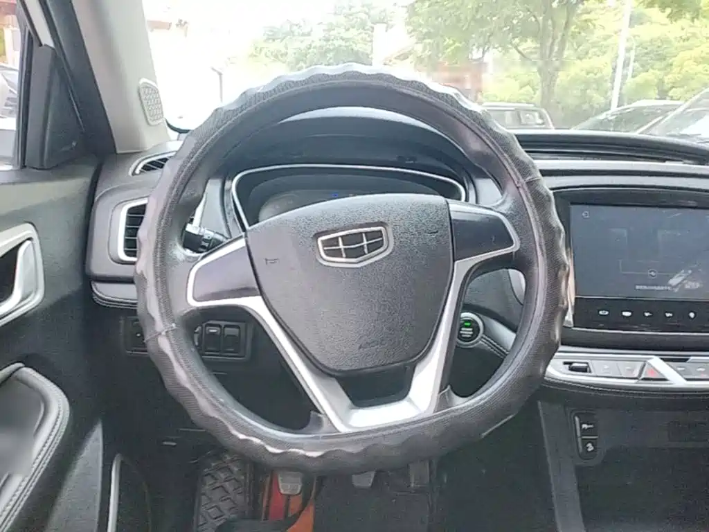Geely Vision X6 2021 — фото 11