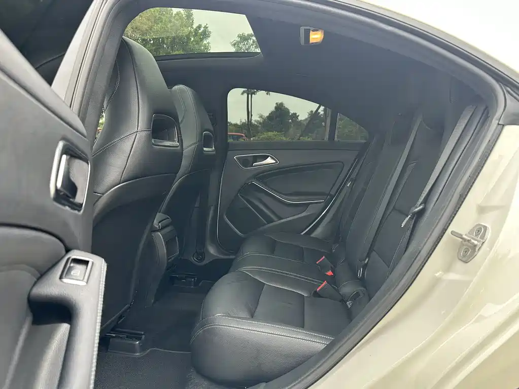 Mercedes-Benz CLA 2015 — фото 18