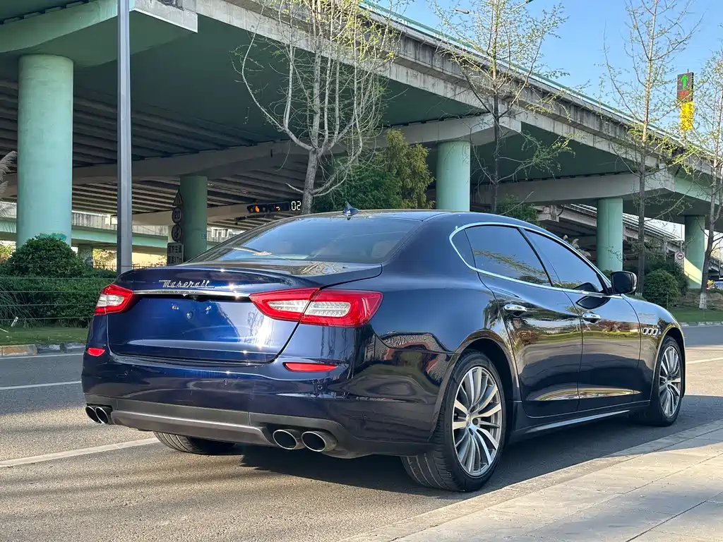 Maserati Quattroporte 2016 — фото 10