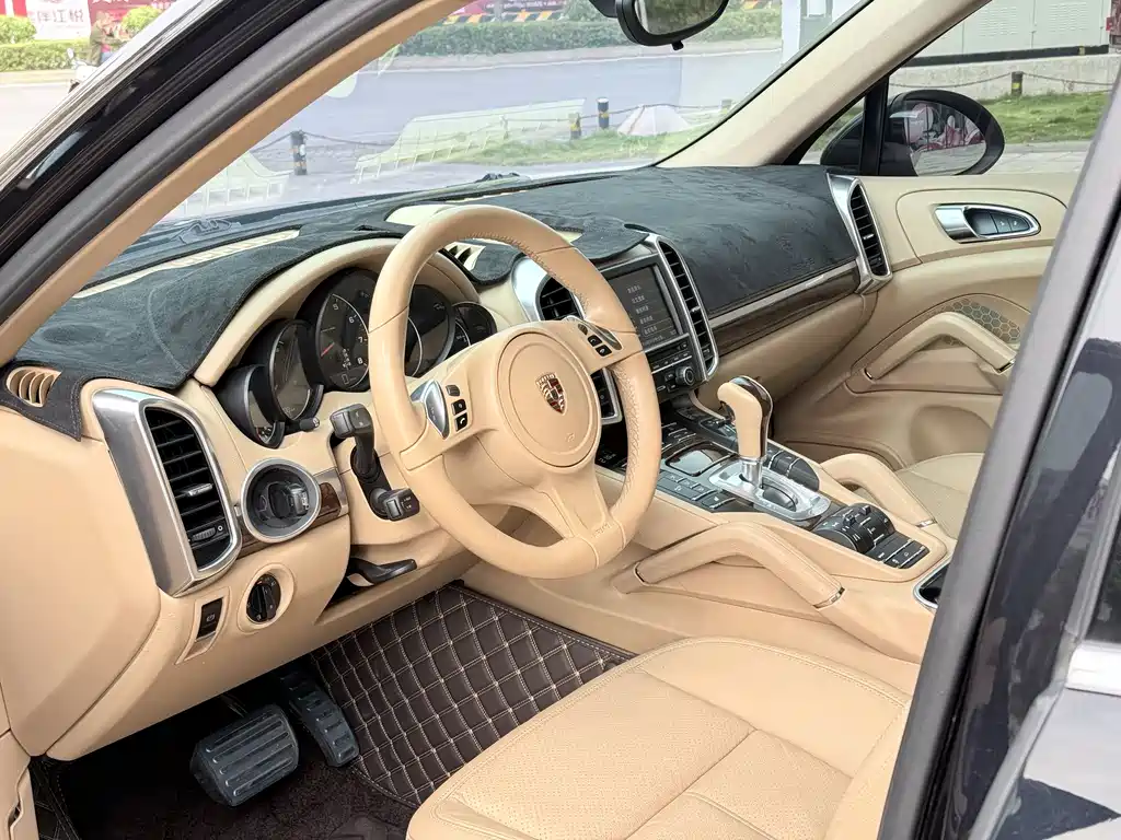Porsche Cayenne 2013 — фото 15