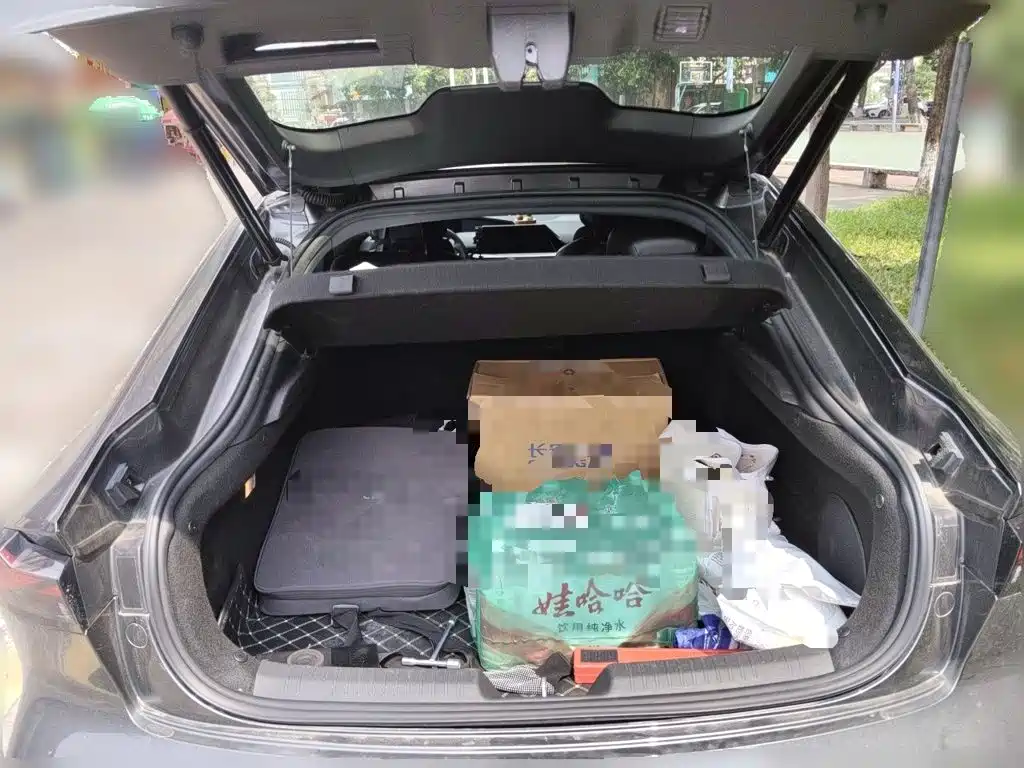 Changan UNI-V Smart Electric Idd 2023 — фото 20