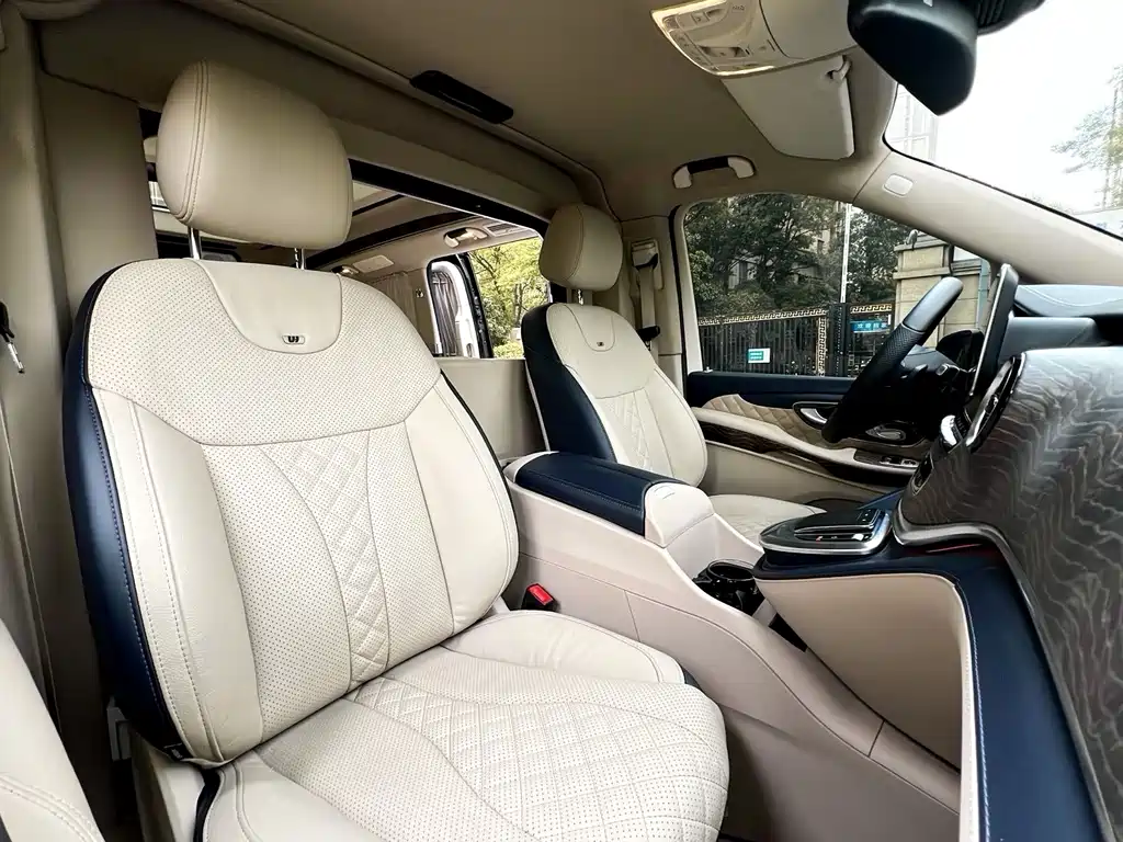 Mercedes-Benz V-Class 2022 — фото 12