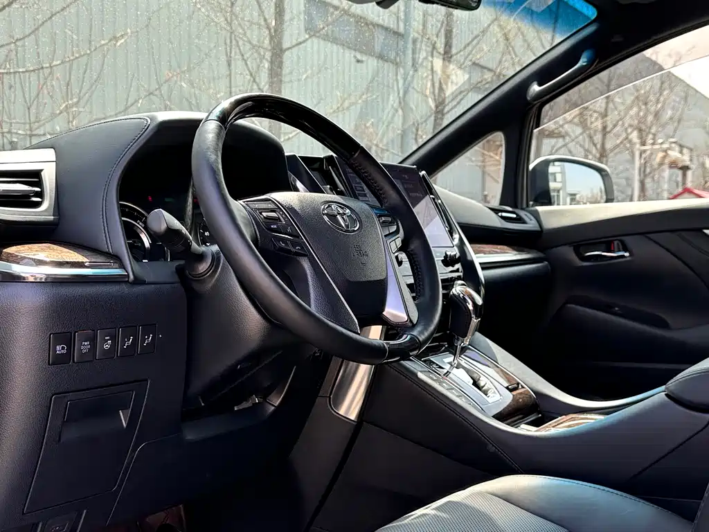Toyota Vellfire 2021 — фото 14