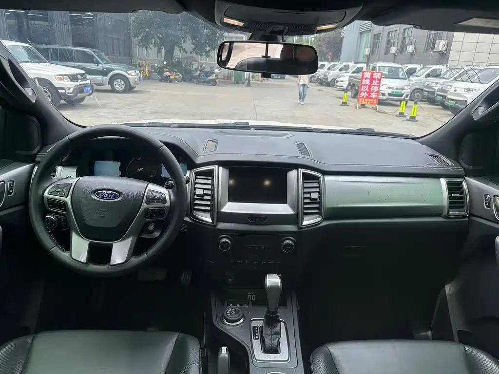 Ford Everest 2018 — фото 11