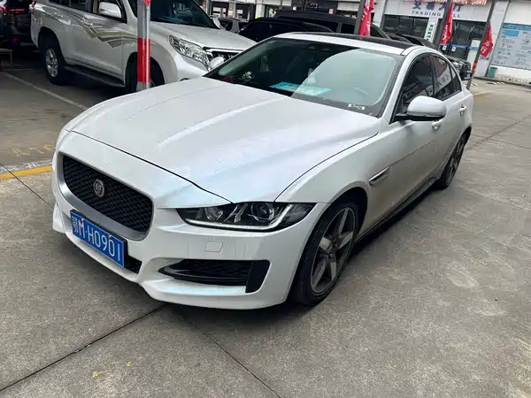 Jaguar XE 2018