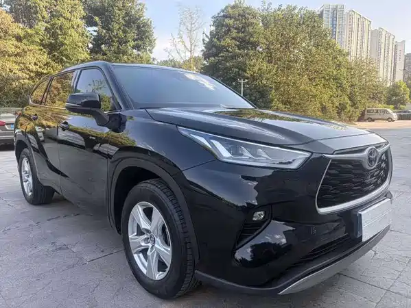 Toyota Highlander 2025