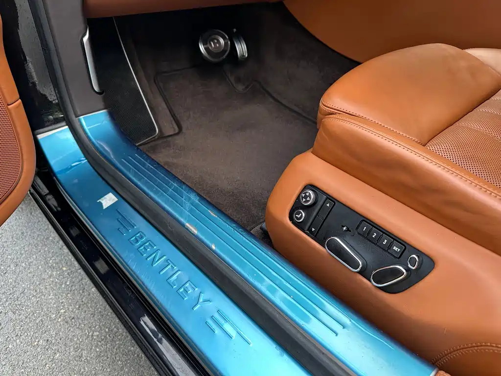 Bentley Flying Spur 2012 — фото 14