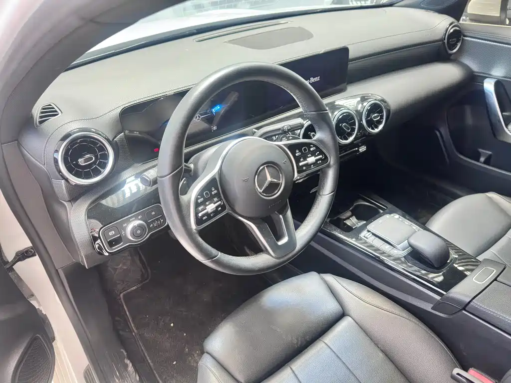 Mercedes-Benz A-Class 2023 — фото 5