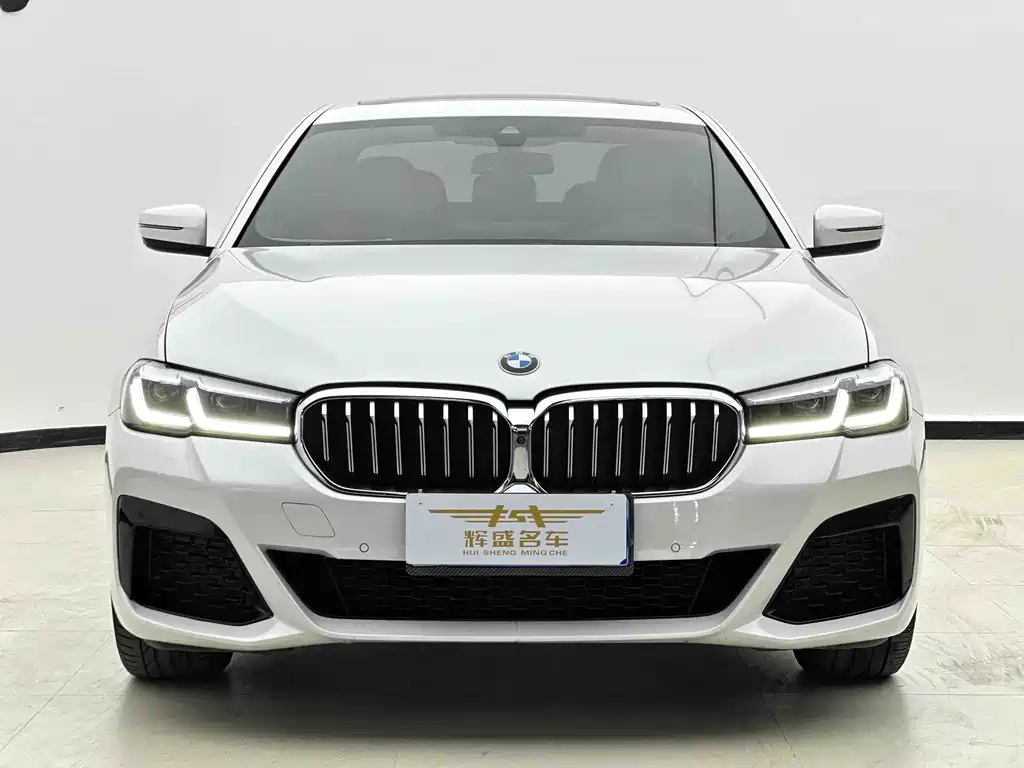 BMW 5 Series 2023 — фото 2