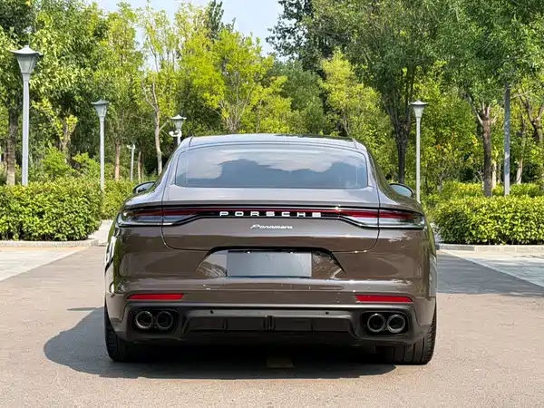 Porsche Panamera 2023
