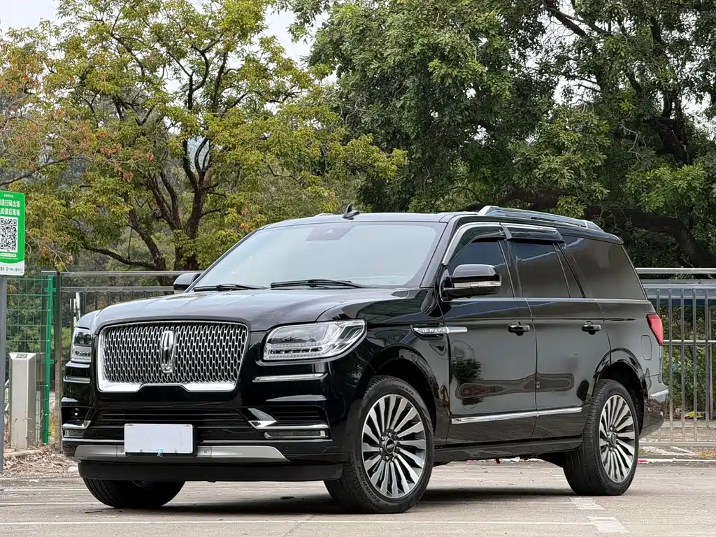 Lincoln Navigator 2022 — фото 2