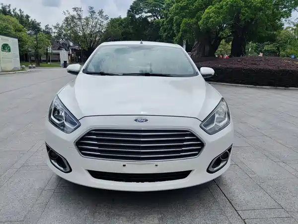 Ford Escort 2015