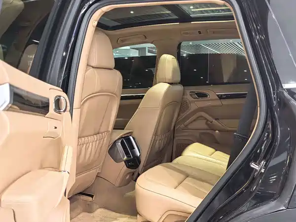 Porsche Cayenne 2011