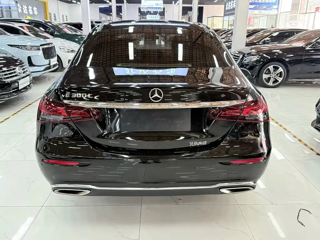 Mercedes-Benz E-Class 2023 — фото 8