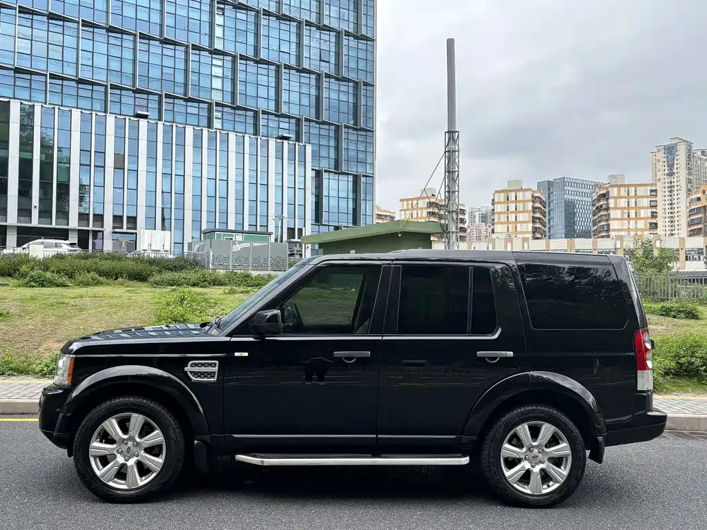 Land Rover Discovery 2013 — фото 16