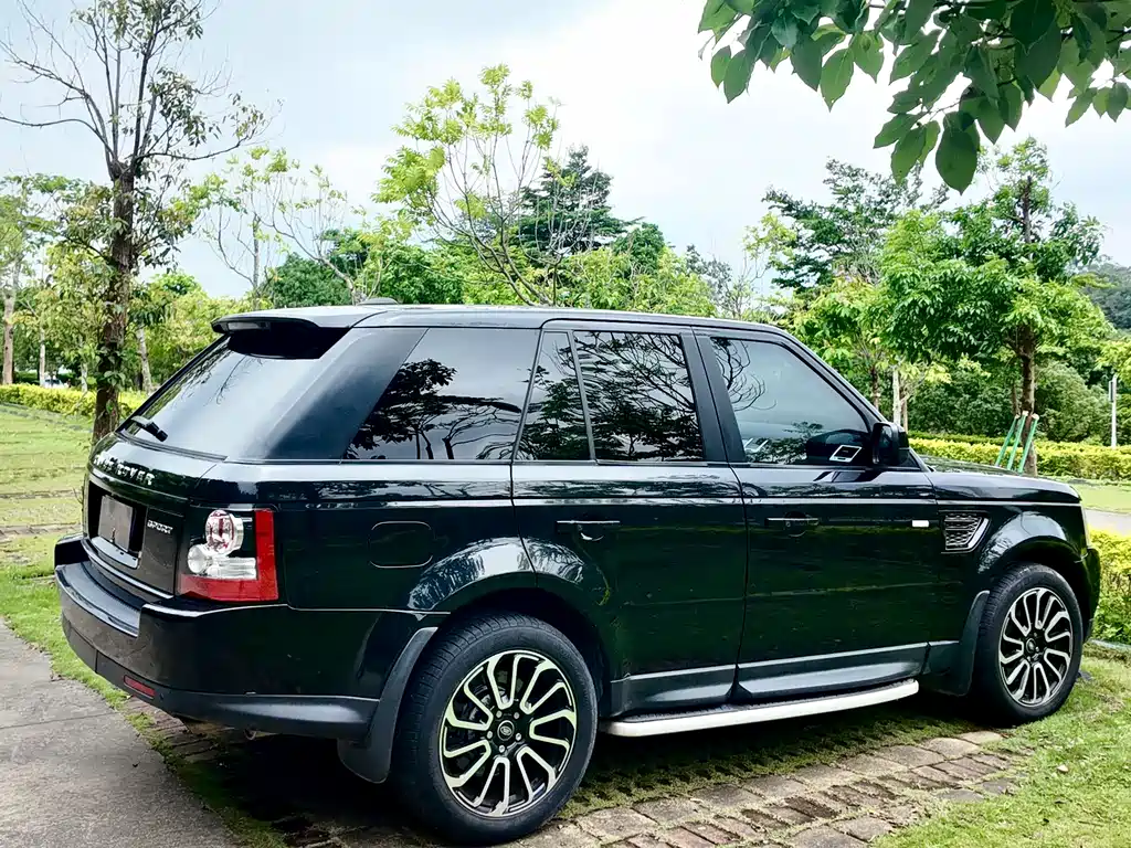 Land Rover Range Rover Sport 2011 — фото 29