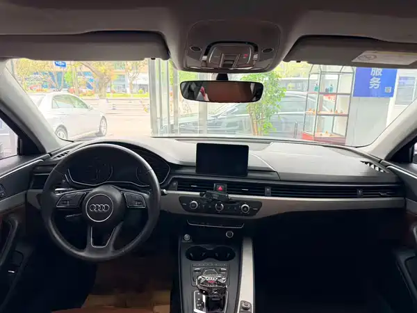 Audi A4L 2018