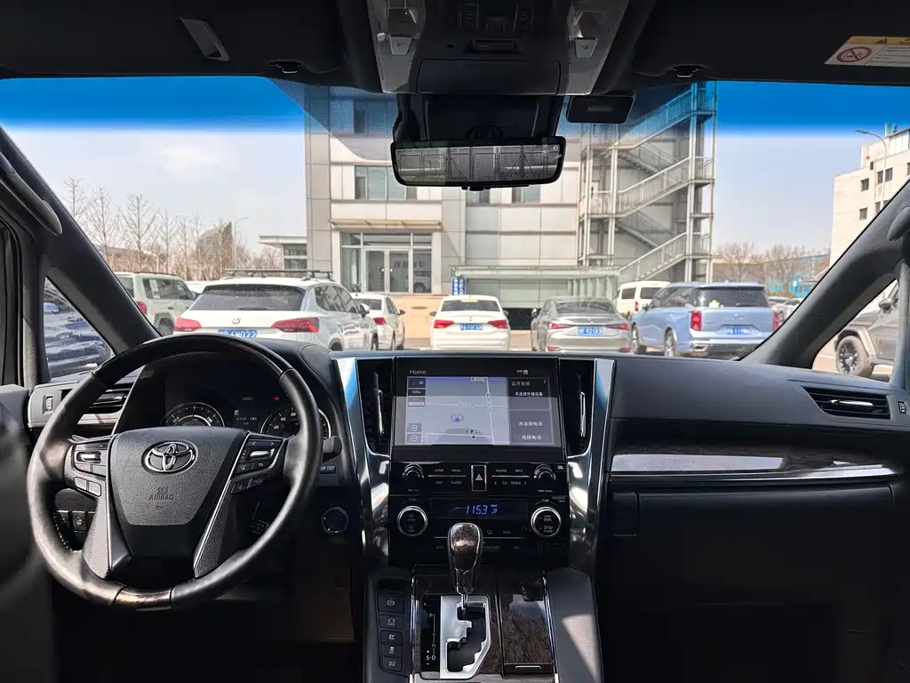 Toyota Vellfire 2021 — фото 33