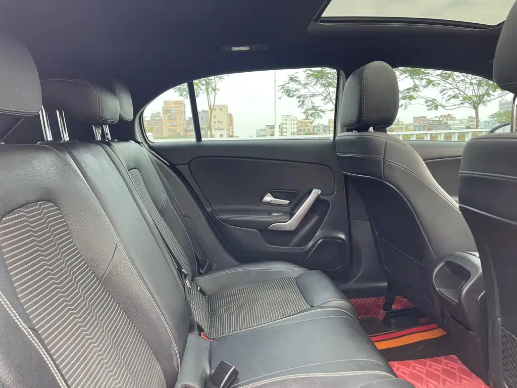 Mercedes-Benz A-Class 2019 — фото 14